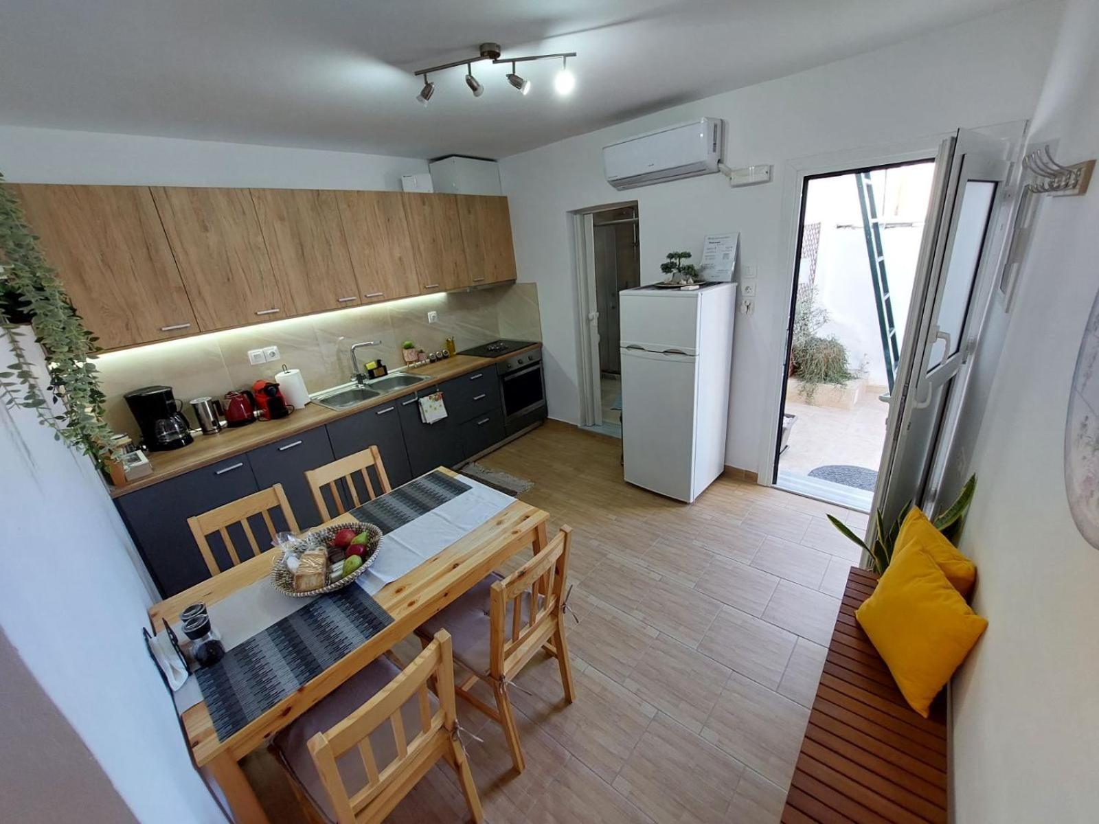 Square Apartment