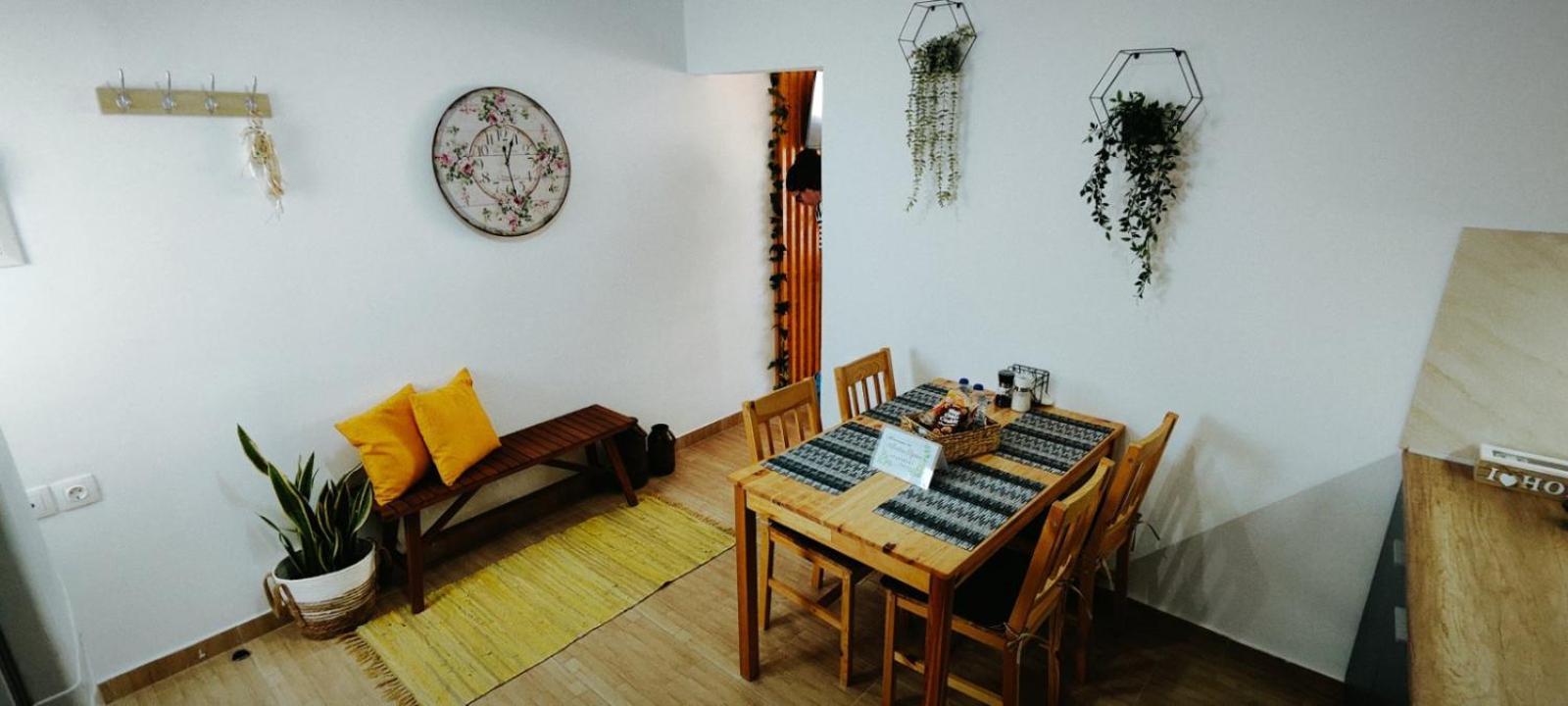 Square Apartment